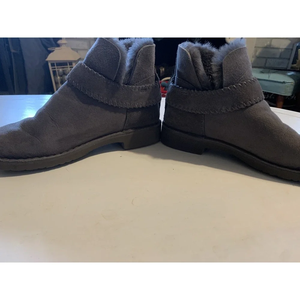 UGG Australia Gray Suede Sheepskin Lined Boots Women's Size 8